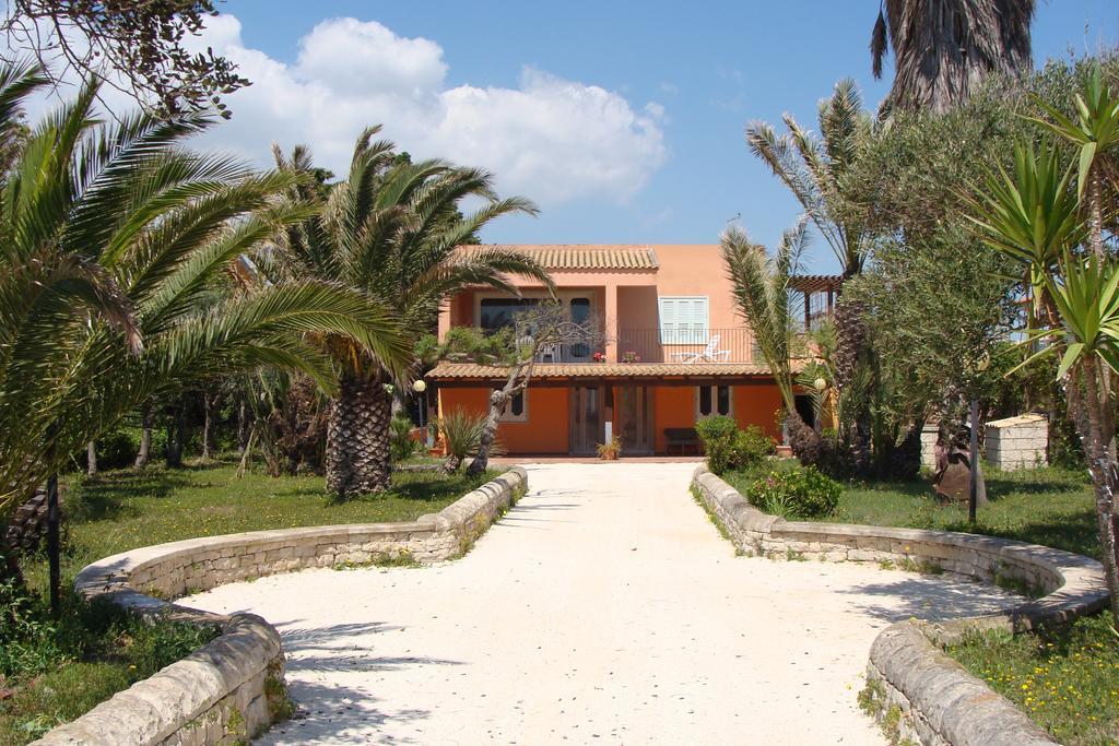 La Villa Rosa Al Mare Pozzallo Rom bilde